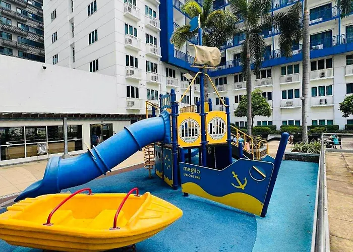 R E Staycations Aparthotel *