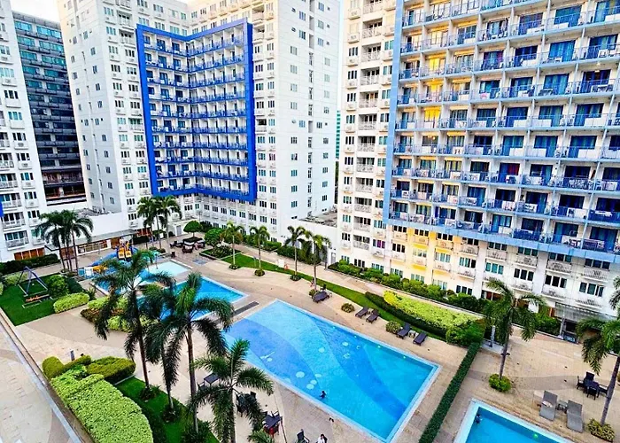 Aparthotel R E Staycations Manila